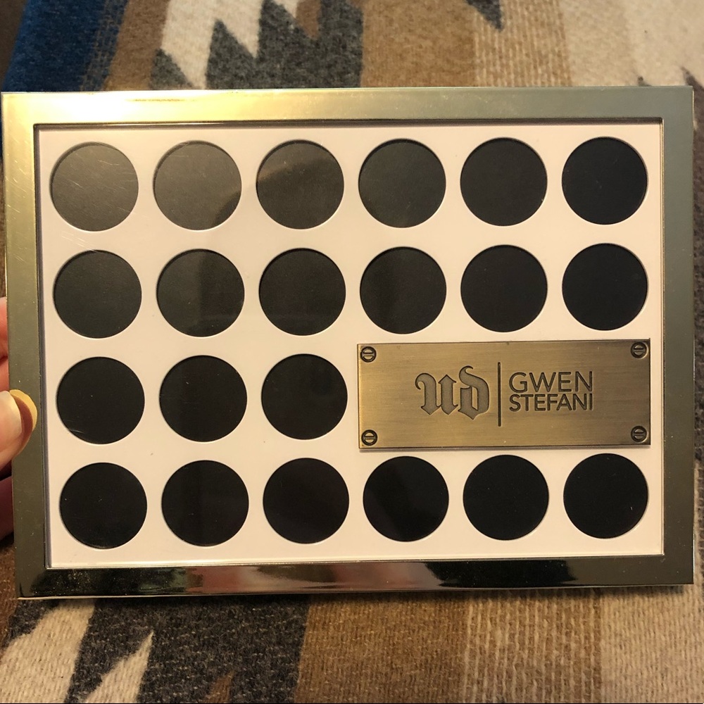 Urban Decay Gwen Stefani Eyeshadow Palette